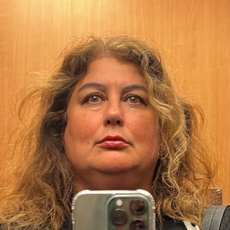 Jenni Romaniuk's LinkedIn profile photo